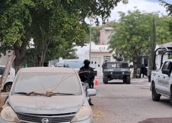 Fuerzas federales aseguran domicilio en la colonia Colinas de la Riviera en Culiacán