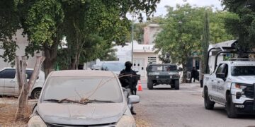 Fuerzas federales aseguran domicilio en la colonia Colinas de la Riviera en Culiacán
