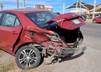 Accidente vehicular deja dos mujeres lesionadas en Culiacán
