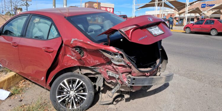 Accidente vehicular deja dos mujeres lesionadas en Culiacán