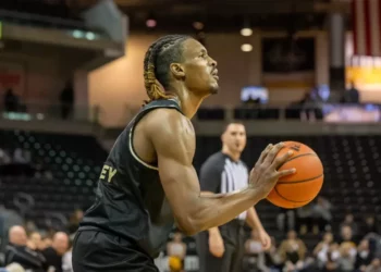 Keaton Hervey se une a Venados Basketball para la Temporada 2025