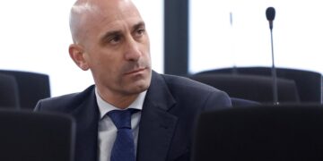 Por delito de agresión sexual tras beso a Hermoso: Rubiales, CONDENADO a 18 meses de multa y NO VA A LA CÁRCEL