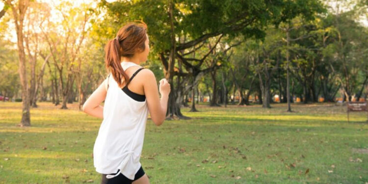 ¿Cuánto tiempo debo hacer ejercicio para ver resultados en mí cuerpo?