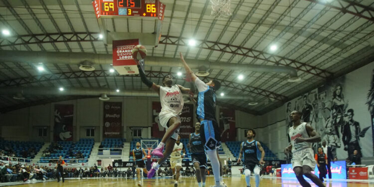 Venados Basketball sufre tercera derrota en fila en casa