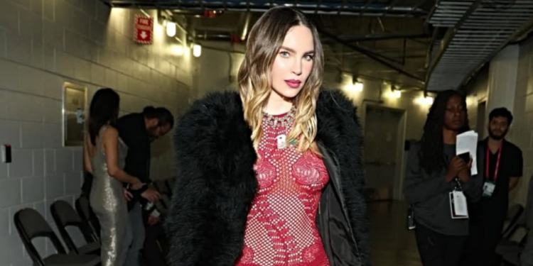 Belinda es acusada por supuesto plagio del icónico vestuario que uso en Premios Lo Nuestro