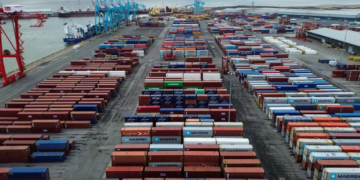 Trump considera posible alivio de aranceles para algunos sectores de Canadá y México