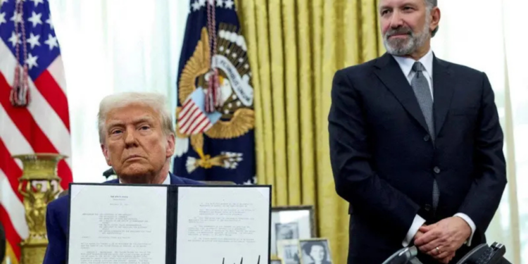 Trump: Los aranceles a México y Canadá “podrían subir” con el tiempo