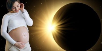Eclipse Solar 2025: ¿Qué efectos tiene un eclipse en el embarazo?