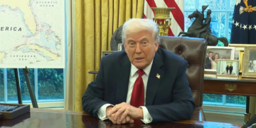 Anuncia Trump aranceles del 25 por ciento a automóviles fabricados fuera de EE.UU.