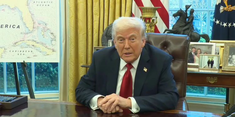 Anuncia Trump aranceles del 25 por ciento a automóviles fabricados fuera de EE.UU.