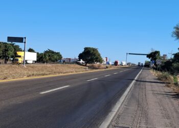 Líder agrícola despojado es de su camioneta en la Maxipista