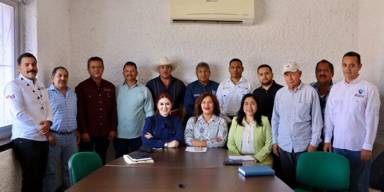 Instalan Comité de Inspección y Vigilancia para protección del camarón en Juan José Ríos