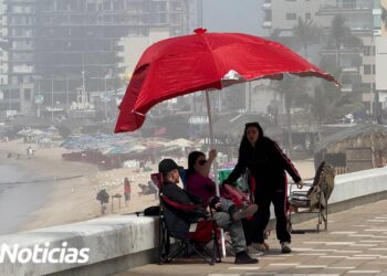 Desde hoy puedes apartar lugar en el malecón para el Desfile, pero colocar sillas hasta mañana domingo