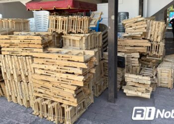 Oficialía Mayor decomisó el pasado domingo 976 sillas y más de 3 mil artículos diversos