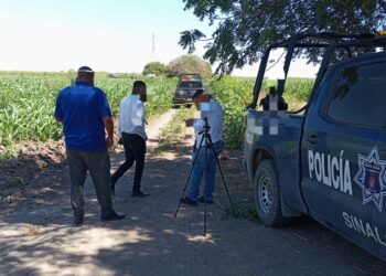 Encuentran los cuerpos de un hombre y una mujer dentro de camioneta en Navolato