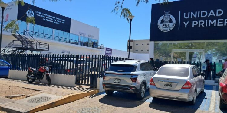 Despojan cinco vehículos de un lote de autos en Culiacán