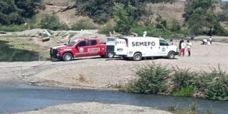 Encuentran cuerpo flotando en aguas del Río Presidio