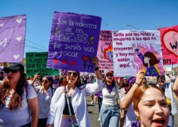Sheinbaum dice estar del lado de las víctimas de desaparición y feminicidio tras marchas del 8M