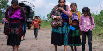 Regresan 84 familias a Chiapas tras ser desplazadas por la violencia