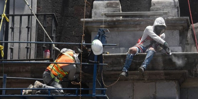 Jornada laboral de 40 horas en México: expertos exhiben beneficios y afectaciones de esta medida