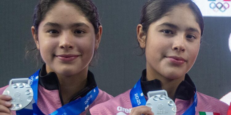 Copa del Mundo de Clavados Guadalajara 2025: ¡México gana la primera medalla con Lía y Mía Cuevas!
