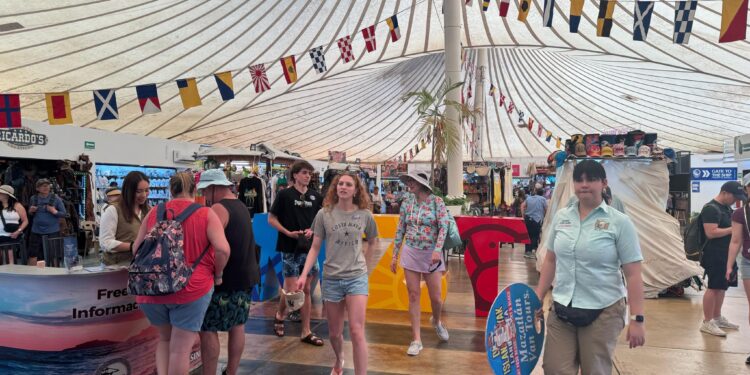 Mazatlán recibe a más de 6 mil visitantes con la llegada de dos cruceros este miércoles