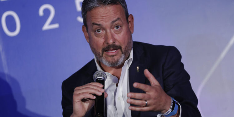 Ejecutivo de FIFA dice que en el Mundial llegarán 5.5 millones de turistas más a México