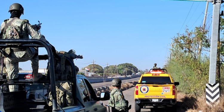 Patrulla cae a canal en Costa Rica; varios policías resultan lesionados