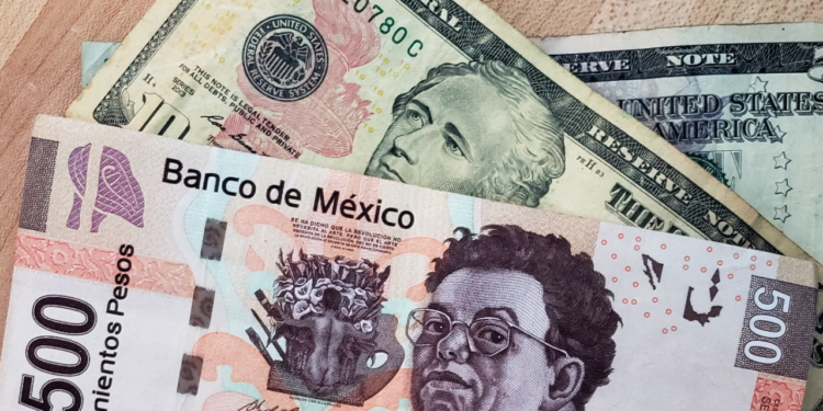 Bolsa Mexicana de Valores sube y el peso se aprecia tras respiro a México por aranceles de Trump
