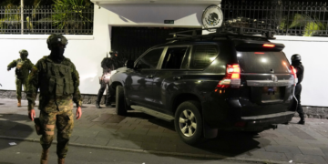 Ecuador y México, un año de relaciones rotas tras invasión a embajada en Quito