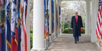 Trump promete “Acuerdos justos” a quienes negocien aranceles, pero descarta una pausa