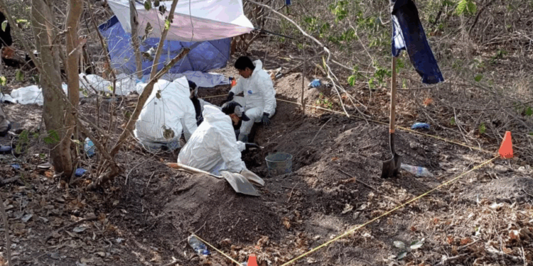 FGR identifica restos humanos de 42 personas en Rancho El Guamúchil de Colima