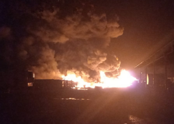 Se incendian tanques de almacenamiento de diésel al sur de Culiacán