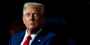 “Entregar el producto en 24 horas”: EEUU busca deportaciones más intensas y compara a migrantes con entregas de Amazon