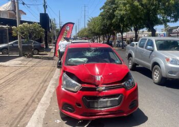 Intentan despojar un automovil a punta de bala, en Culiacán