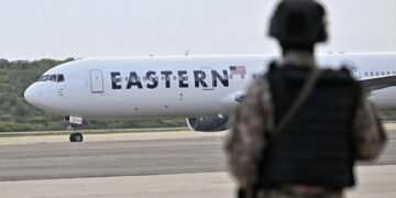 Juez ordena nuevamente a la administración Trump devolver a hombre “deportado” por error a El Salvador