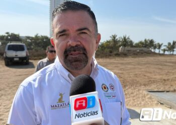 Protección Civil Mazatlán llama a bañistas obedece recomendaciones de salvavidas