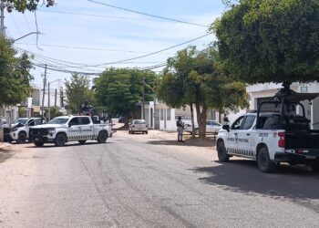 Guardia Nacional asegura camioneta tras una persecución, en Culiacán
