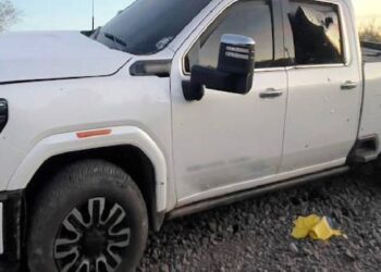 Asegura Ejército Mexicano camioneta blindada y arsenal en El Rosario