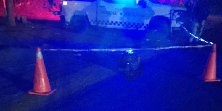 Localizan cuerpo encintado y con un mensaje en la sindicatura de Costa Rica, en Culiacán