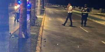 Suman dos muertos tras impactarse contra palmera en Paseo Claussen, de Mazatlán