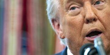 Trump, 100 días gobernando a golpe de orden ejecutiva y con aires más autoritarios