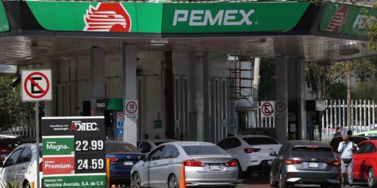 92 por ciento de las gasolineras venden el combustible a menos de 24 pesos, asegura Profeco