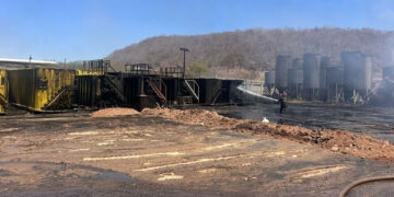 “Sofocado el incendio del almacén de combustible en La Costerita”: Roy Navarrete”