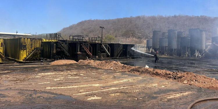 “Sofocado el incendio del almacén de combustible en La Costerita”: Roy Navarrete”