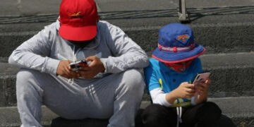 El uso de dispositivos móviles duplica el número de menores con miopía