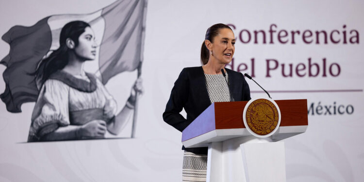 Sheinbaum asegura que en México también hay muchos estadounidenses que “no tienen documentos”