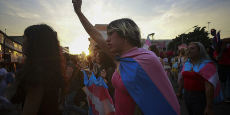 Personas trans denuncian barreras en México para acceder a sus tratamientos