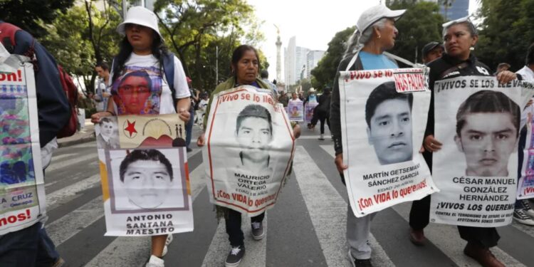 Fiscal del Caso Ayotzinapa reconoce que se buscan los cadáveres de normalistas