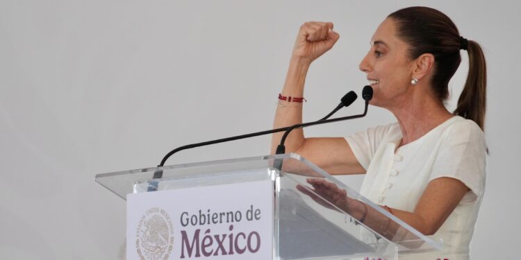 Presidenta Claudia Sheinbaum impulsa programa “Salud Casa por Casa” durante su visita a Mazatlán